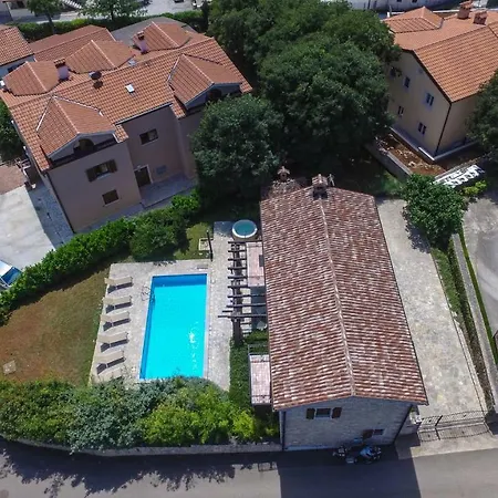 Marinac Vila *