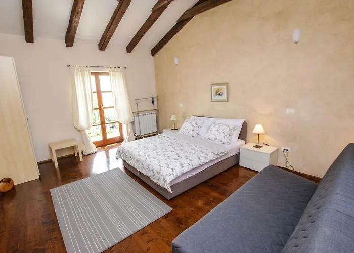 Вілла Marinac *